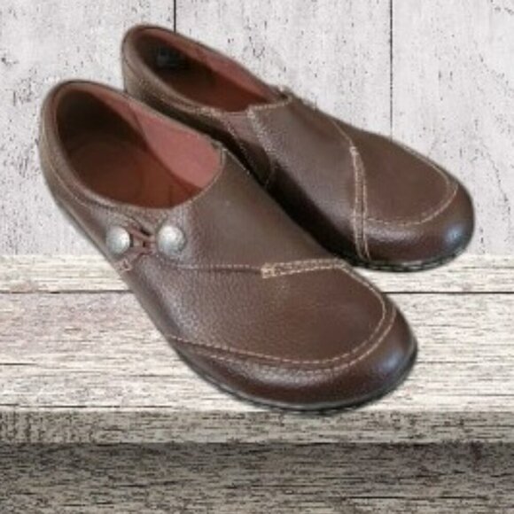 Clarks Ashland Lane Slip-on Comfy Brown Shoes in Size 8 1/2 - Picture 1 of 5